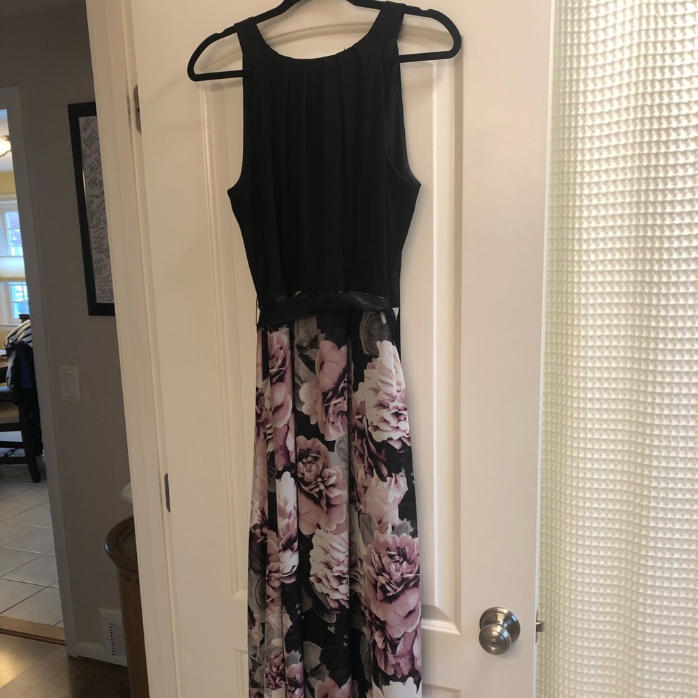 Black top floral skirt Formal dress with back zip